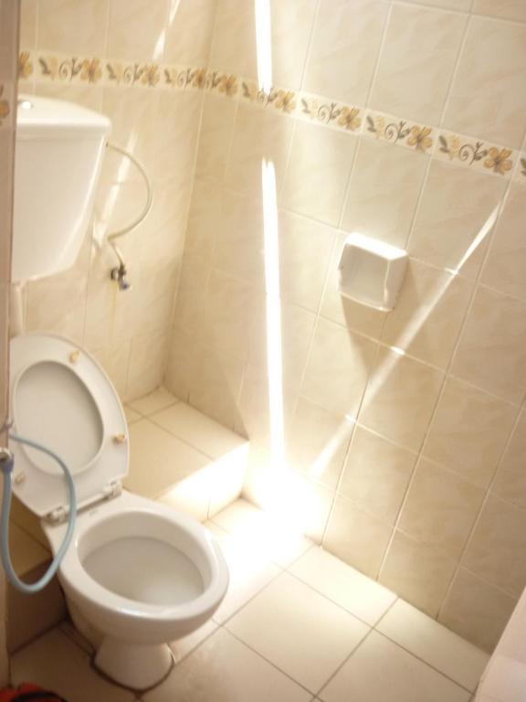 A&J Budget Hotel Кота-Кинабалу Экстерьер фото