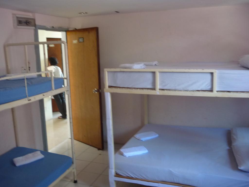 A&J Budget Hotel Кота-Кинабалу Экстерьер фото
